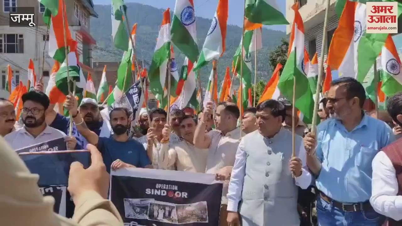 A wave of patriotism arose in honour of the army, a huge crowd gathered in the Tiranga Yatra