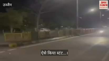 doing stunts on a bike without number plate, police arrested him, he apologized by holding his ears