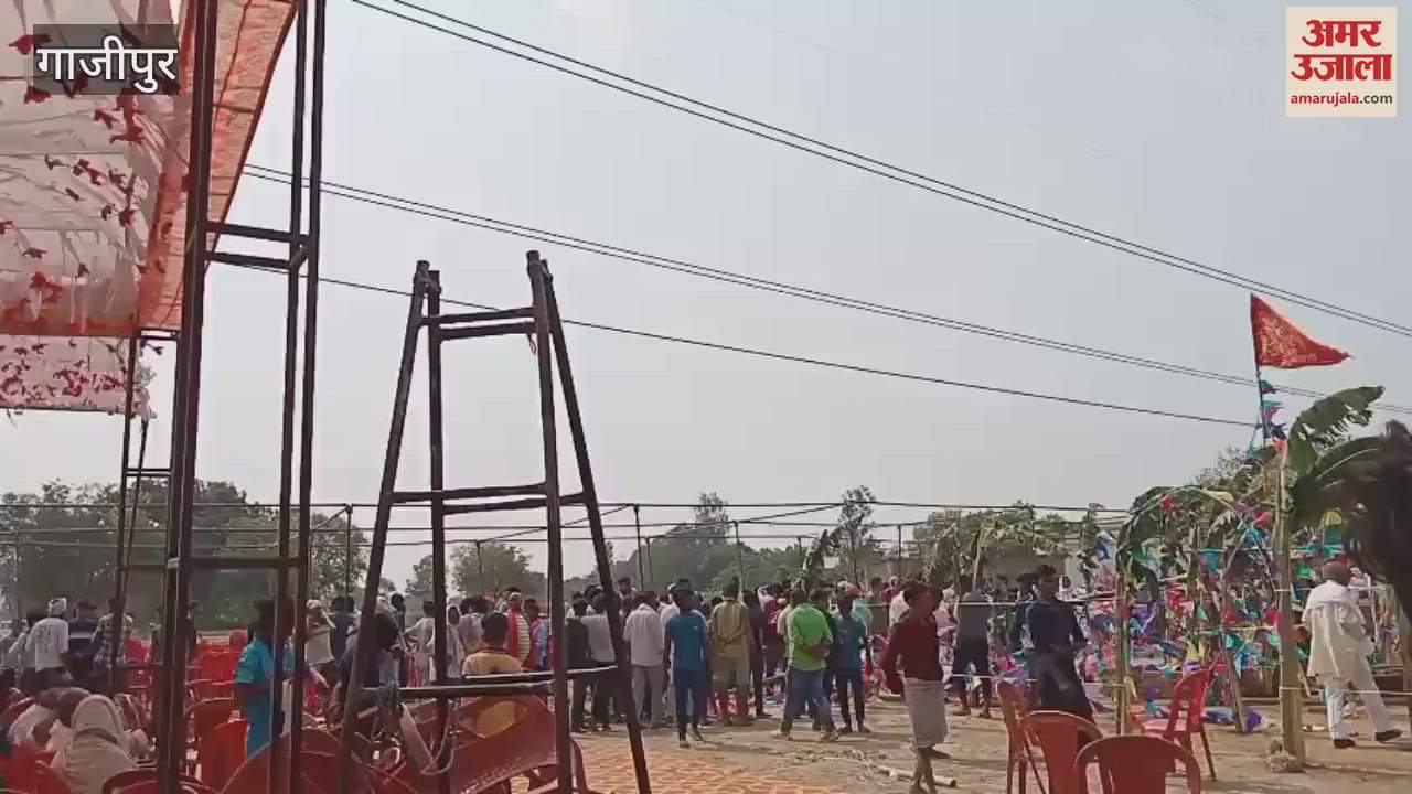 Seven people stuck in high tension wire four including constable died