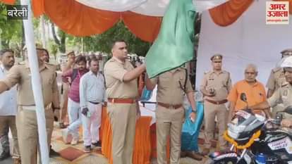 Traffic policemen get AC helmets in Bareilly