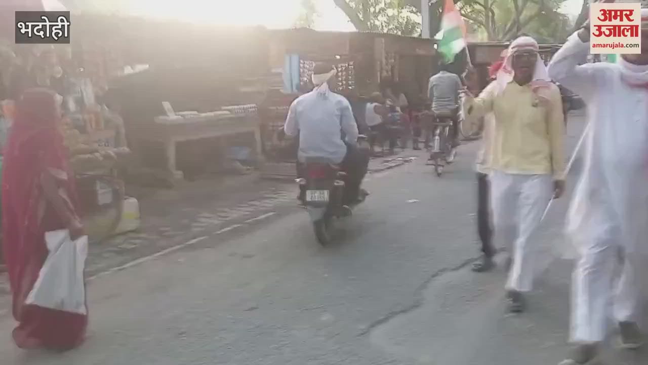 Tiranga Yatra taken out in honor of Indian Army Bhadohi resonated with Vande Mataram