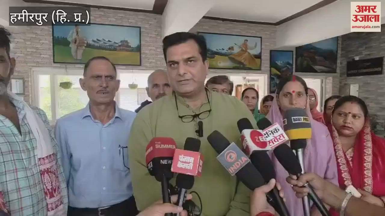 Hamirpur Ward number four should be kept in Bohni Panchayat should not be included in Chhiodhi Villagers submitted a memorandum to DC Hamirpur