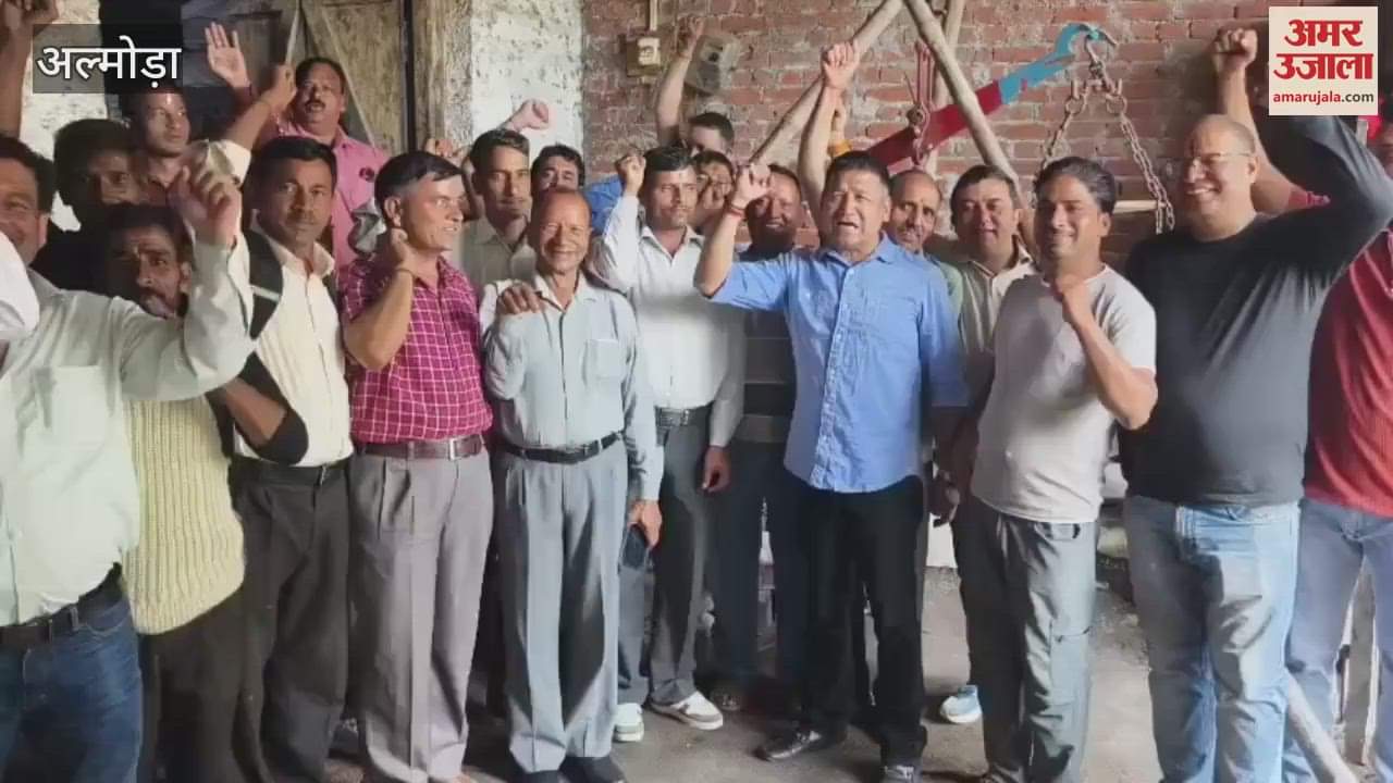 Cheap grain sellers protested against e-pass machine in almora