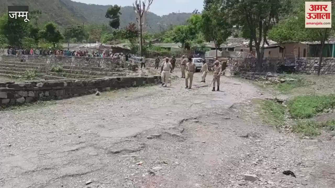 The displaced people living in Talwara took out a protest rally on Friday