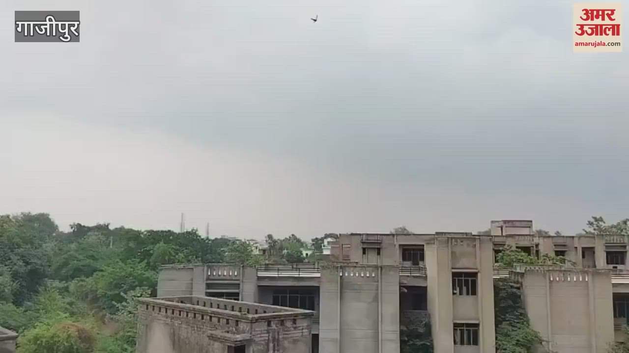 Weather suddenly changed in Ghazipur wind blew along with dust storm