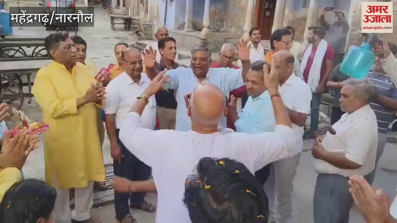 Prabhat Ferry taken out in Narnaul, devotees danced to the beats of drums