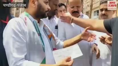 फिरोजपुर में कांग्रेस के पूर्व विधायक ने गुरुद्वारा निर्माण के लिए दिया दो लाख रुपये का चेक