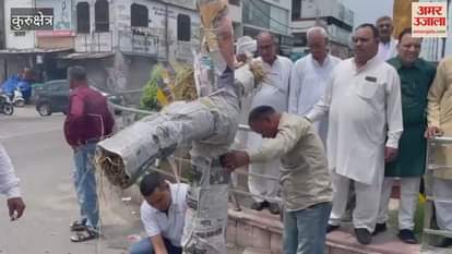 There was a debate and scuffle in the city council meeting in Kurukshetra, people of Ravidas community burnt Arora's effigy