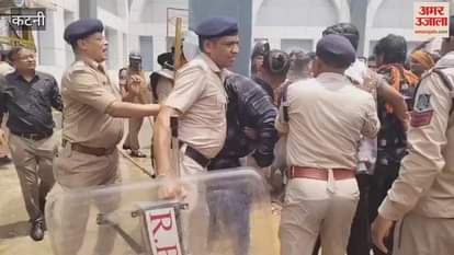 Half a dozen people of Hindu organization were injured in lathi charge during demolition of Shri Ram temple