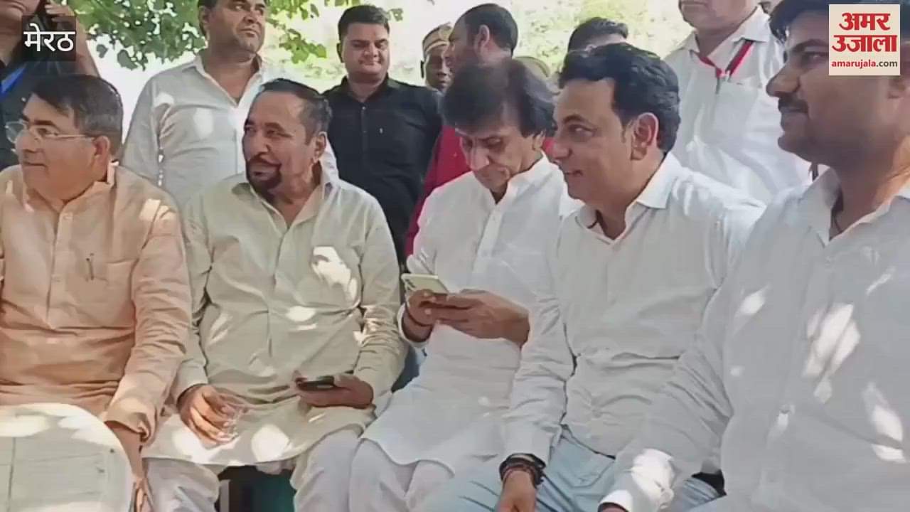 In-charge Minister Dharampal Singh and other BJP leaders discussed over tea at Kutiya Square in Meerut