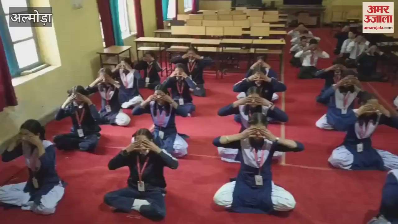 Yoga practice was conducted for the people by the Department of Yoga Science.in almora