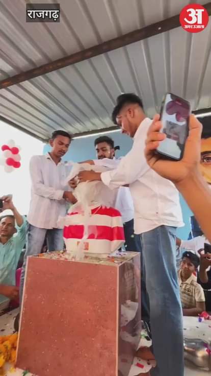 In Rajgarh, a die-hard fan of Haryana's social media influencer installed a statue in the field, know why?