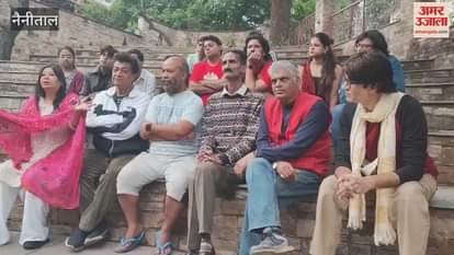 a team of five elements from Delhi staged the play Padosan Under the Summer Theatre Festival in nainital