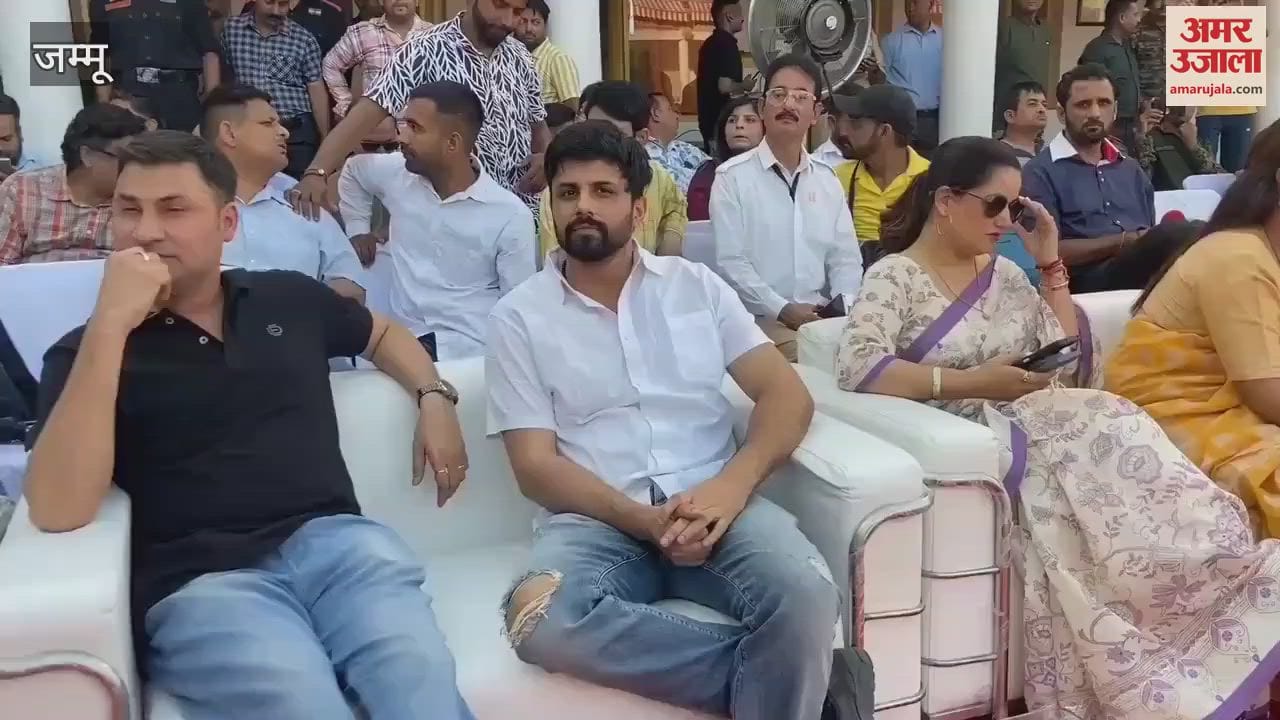 Huma Qureshi reached Suchetgarh, saluted the soldiers