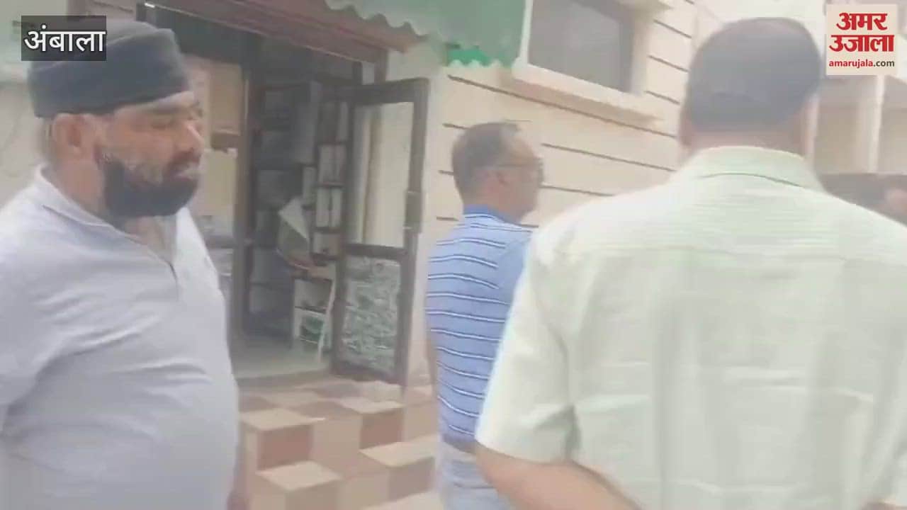 BSNL contractor dug up the road in Ambala without permission, people stopped the work amid uproar