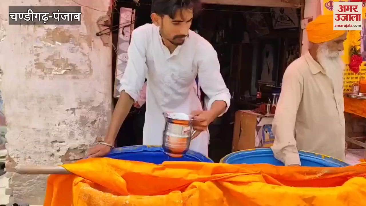 गुरुहरसहाय में गुरु अर्जुन देव जी के शहीदी दिवस पर छबील लगाई