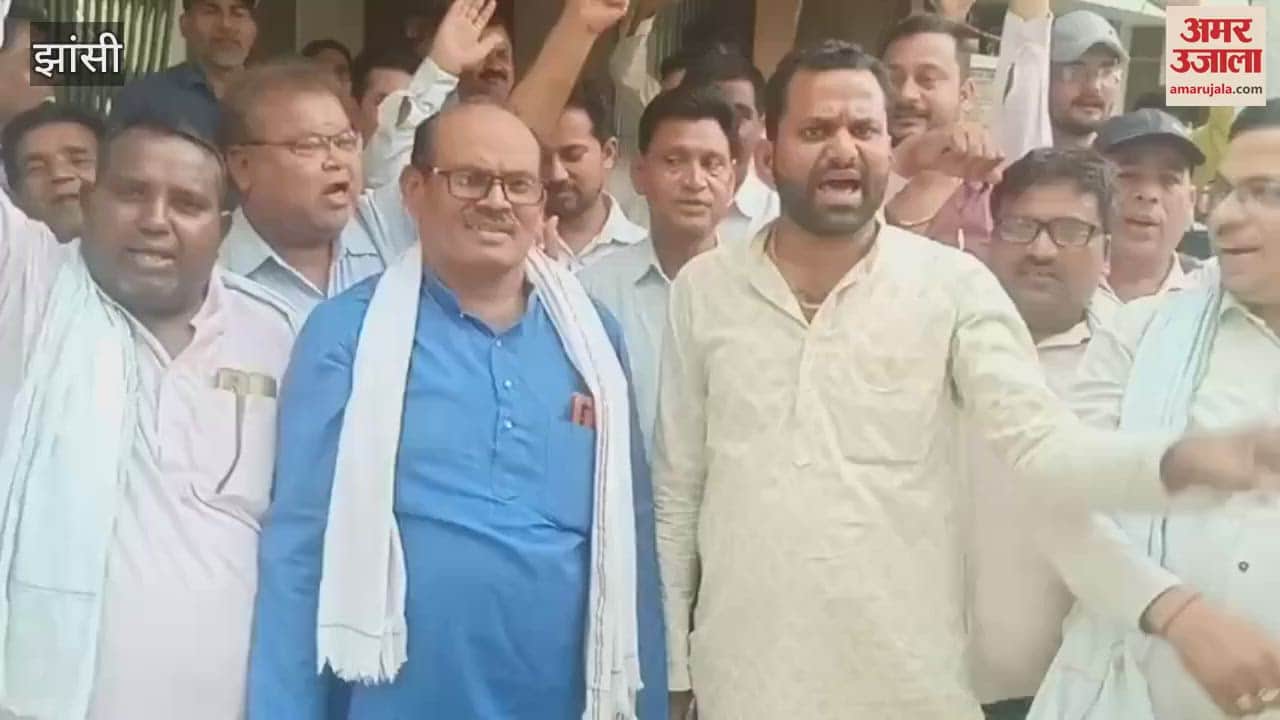Irrigation workers demonstrated in Jhansi over abolition of seven posts