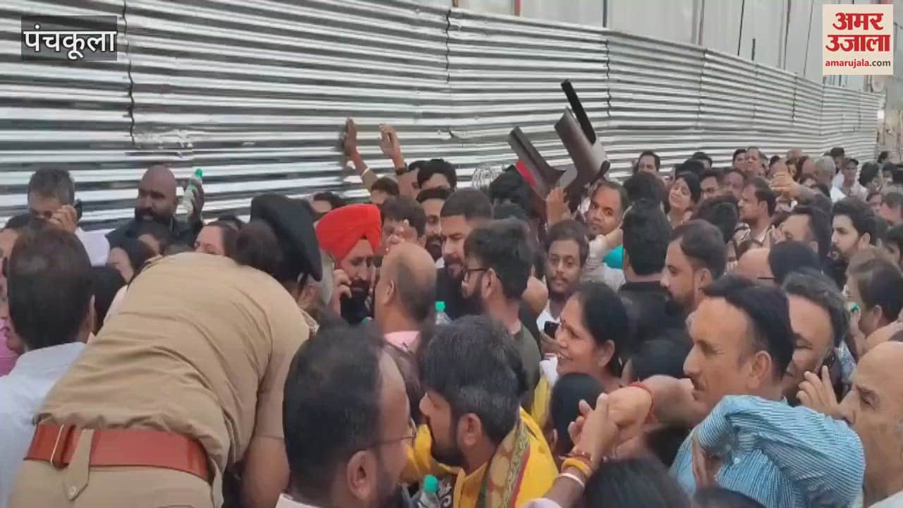 Crowd gathered for Shri Hanuman Katha in Panchkula