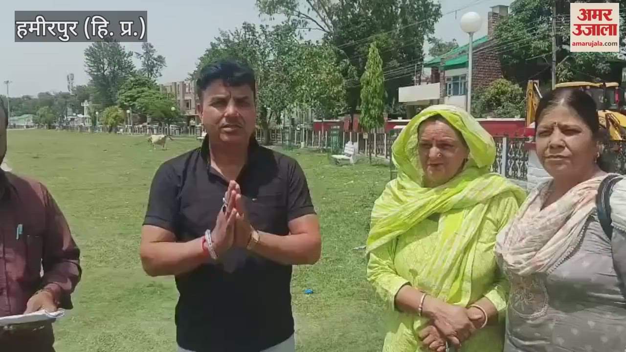 Hamirpur Councillors of Nagar Panchayat Sujanpur came in support of street vendors