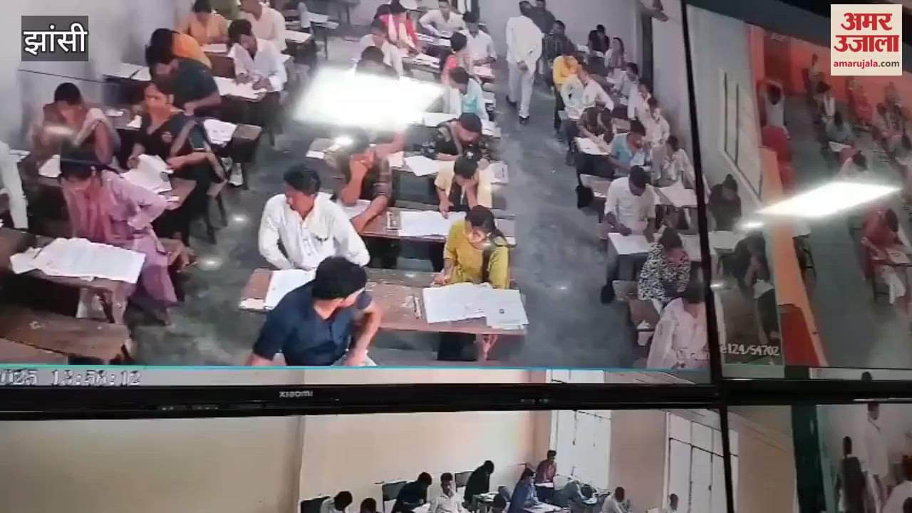 Cheating going on in Sardar Vallabh Bhai Patel of Kaushambi during B.Ed entrance exam