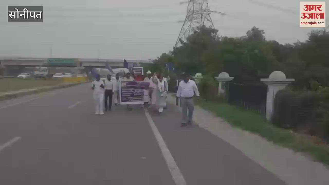 22 sanitation workers set out on foot for social and economic justice in Sonipat, were detained upon reaching Kundli border