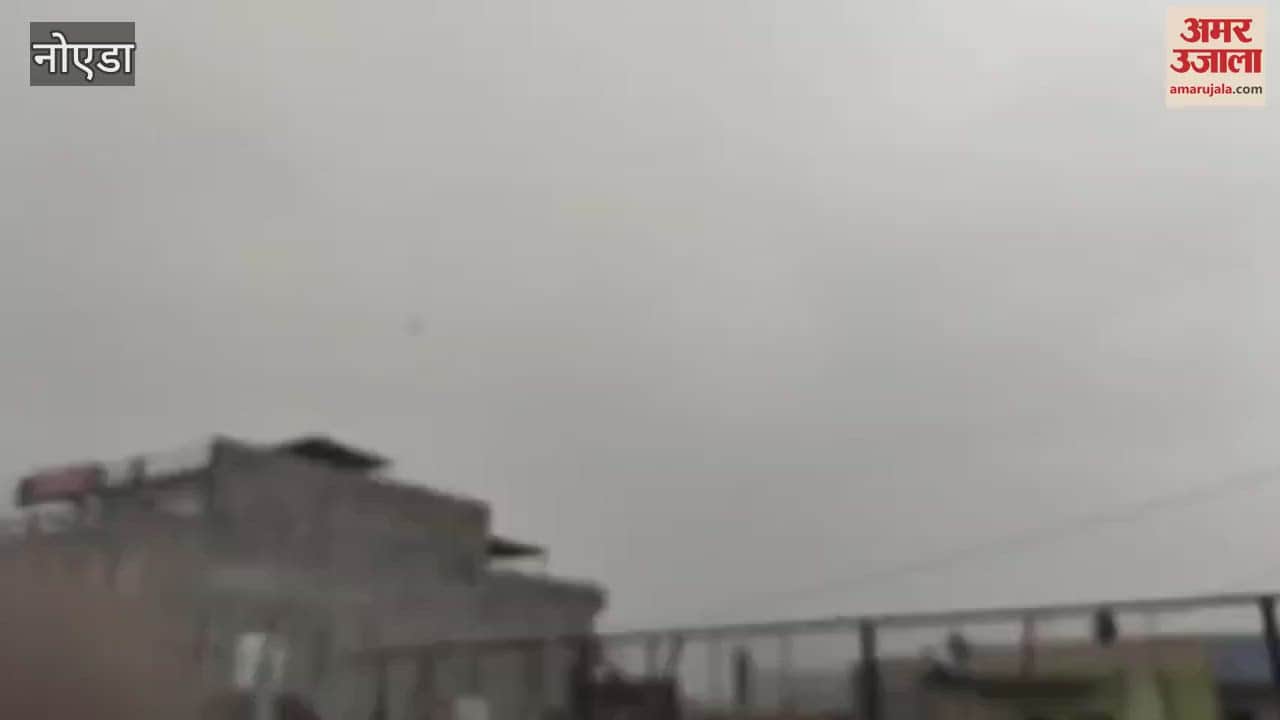 Heavy rain and storm started in Noida city too