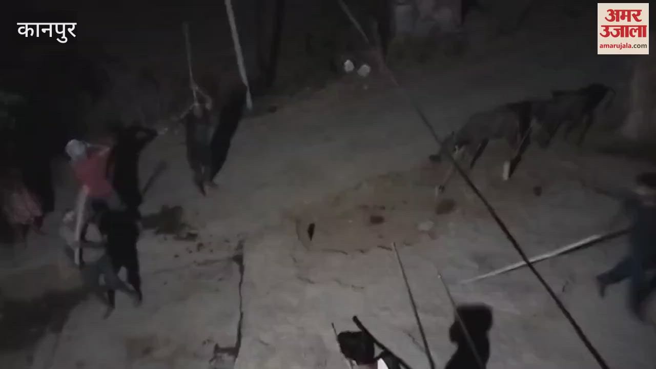 Bloody clash between two parties over colony possession, six people injured