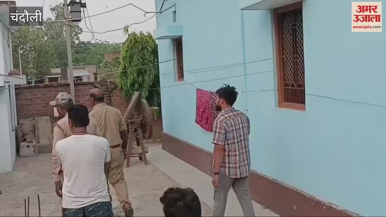 Thieves stole goods worth lakhs of rupees in Chandauli watch VIDEO