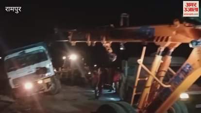 dumper went out of control and overturned, two died, the accident happened at night near Nagliya Kasamganj