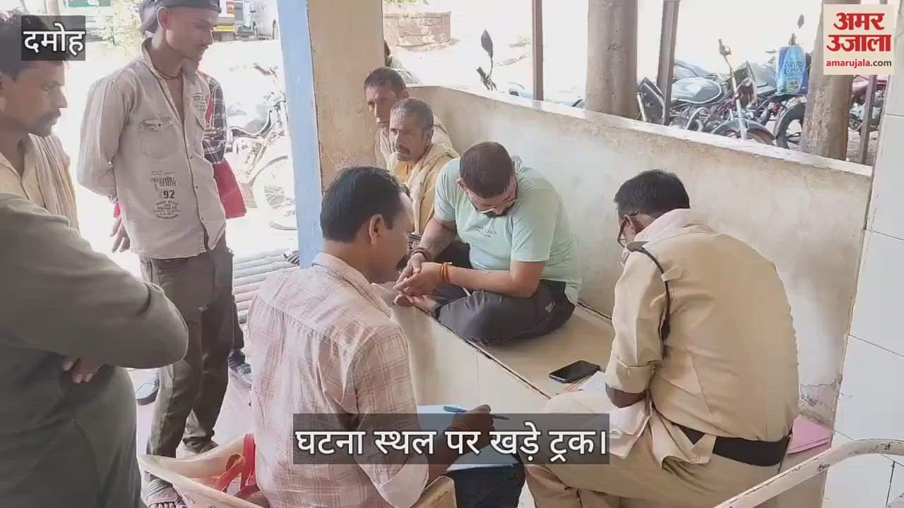 Two trucks collided on Damoh Jabalpur Highway, one truck driver died