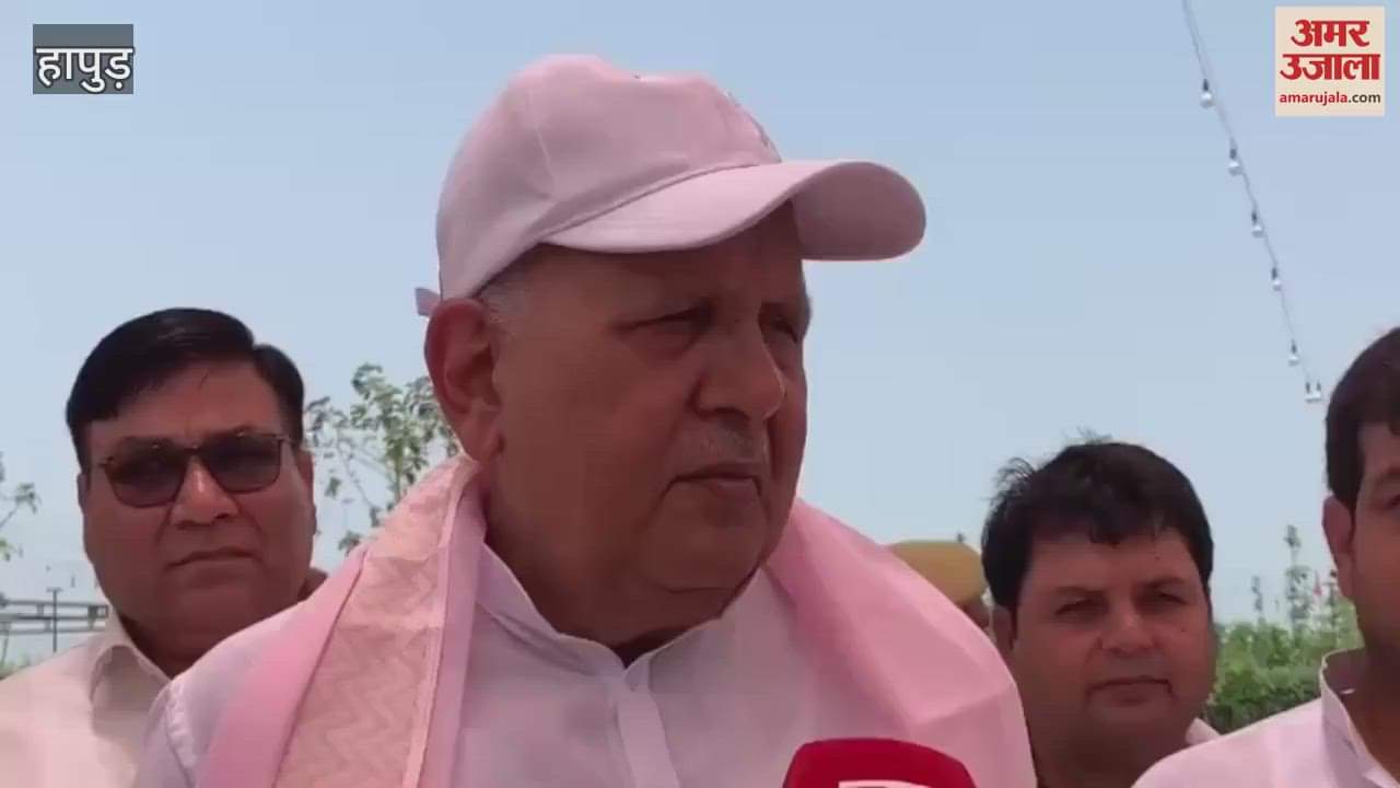 The minister inaugurated the developed agriculture resolution campaign by cutting the ribbon