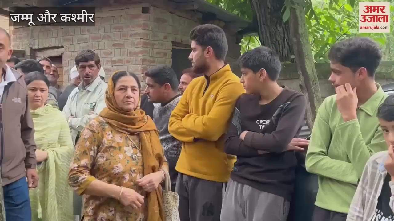 Muslims Perform Last Rites of Kashmiri Pandit, Reflecting Communal Harmony in the Valley