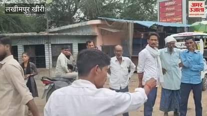 Traffic constable stops bike rider for violating traffic rules