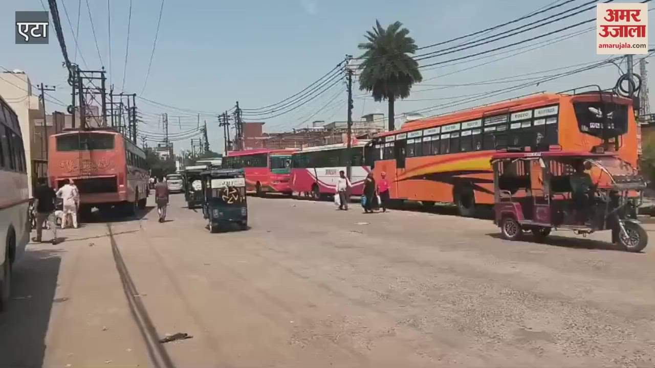 Illegal bus stand becomes a problem for people