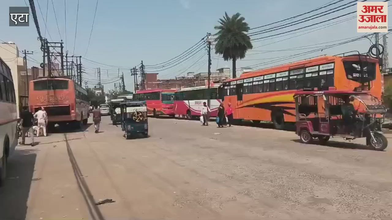 Illegal bus stand becomes a problem for people