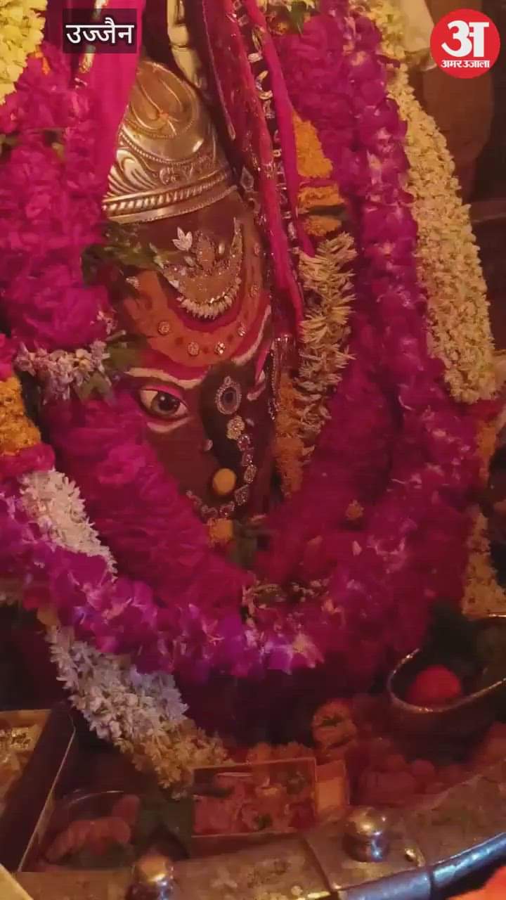 Wednesday's Bhasma Aarti Shringar - Baba Mahakal was dressed Shri Ganesh