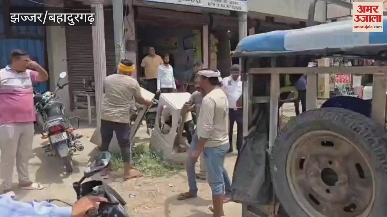 There was a scuffle between the police and shopkeepers in Jhajjar over encroachment
