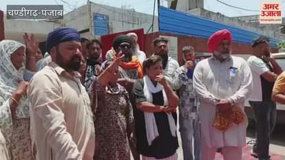 body of a youth was found in a canal in Kapurthala, his family members surrounded the police station