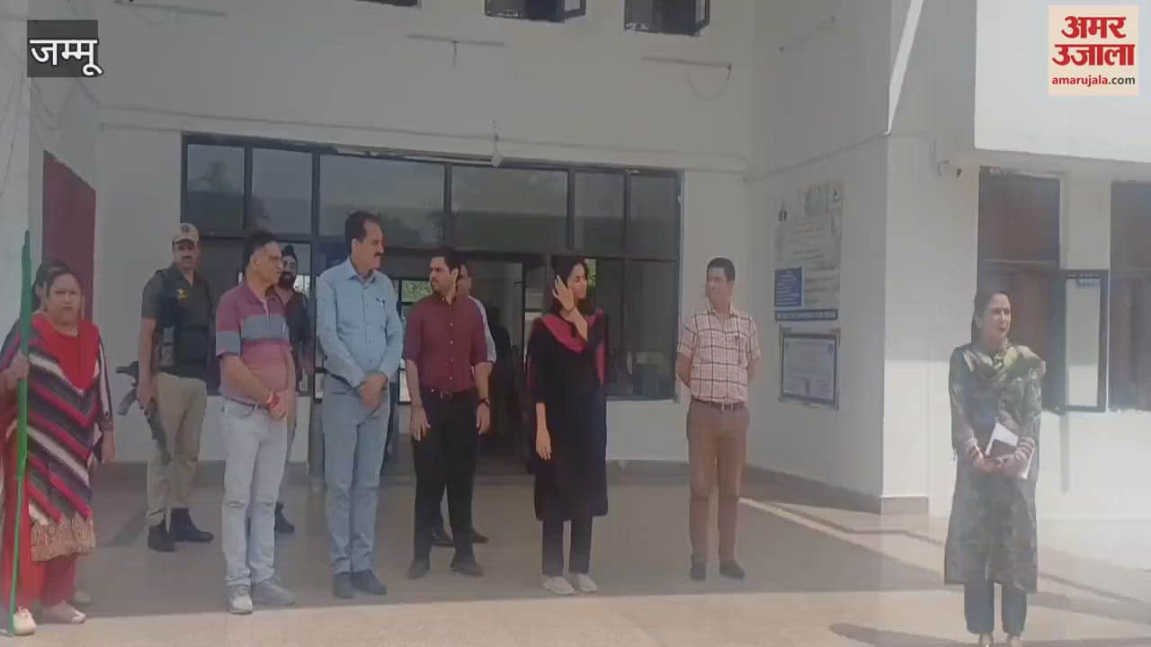 A bicycle rally was organised in Reasi for de-addiction, DC Nidhi Malik flagged it off