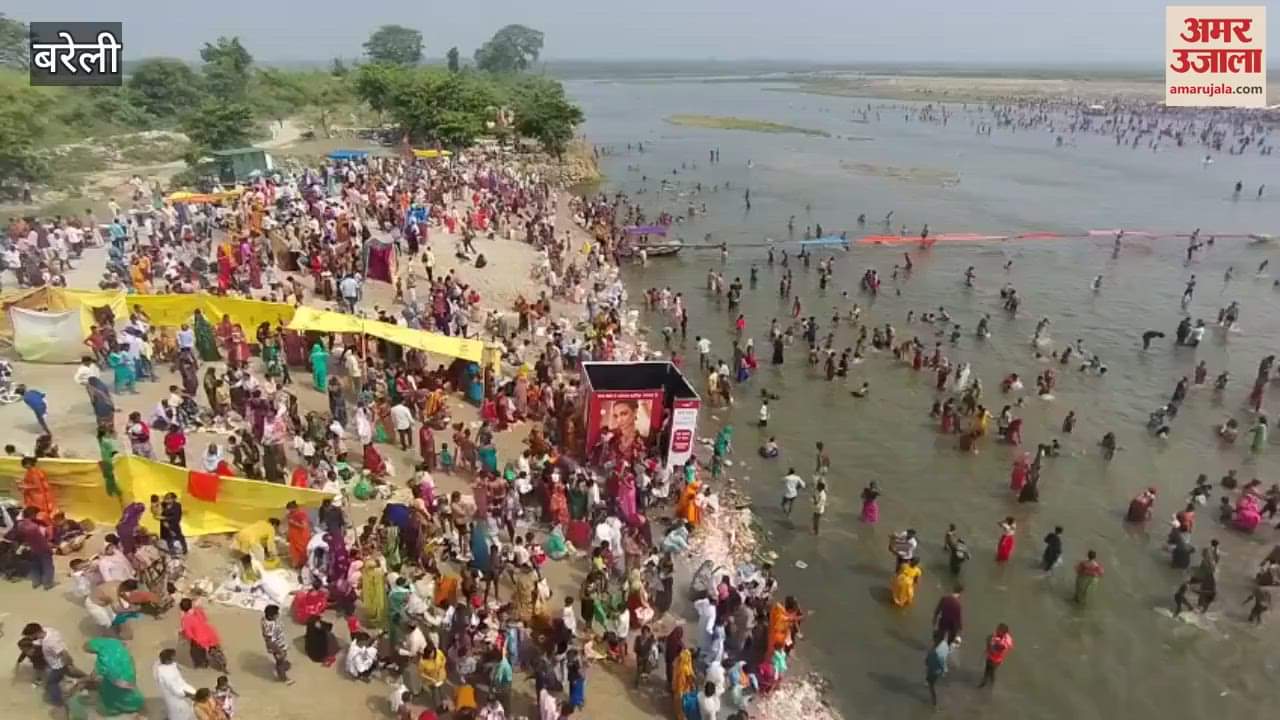 devotees gathered at the ghat of Ramganga in Bareilly on Ganga Dussehra