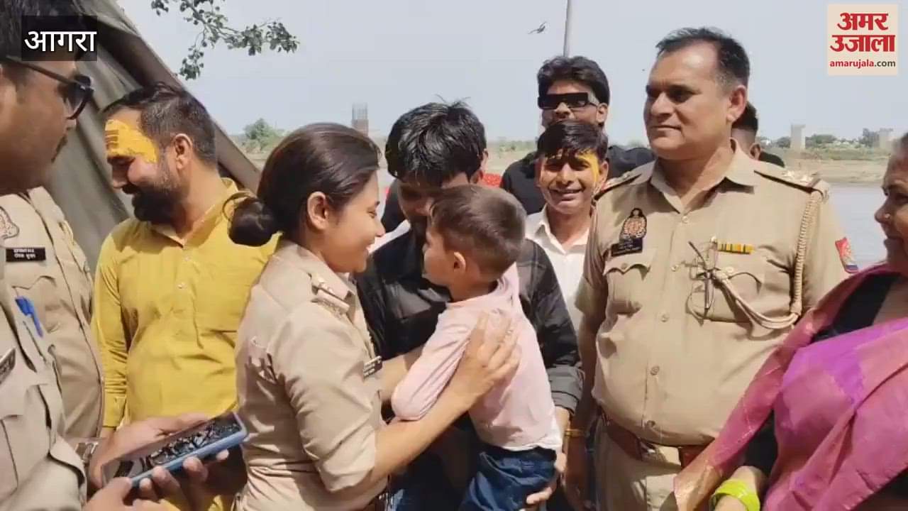 Crying in the Dussehra fair for the lost child mother's love became khaki
