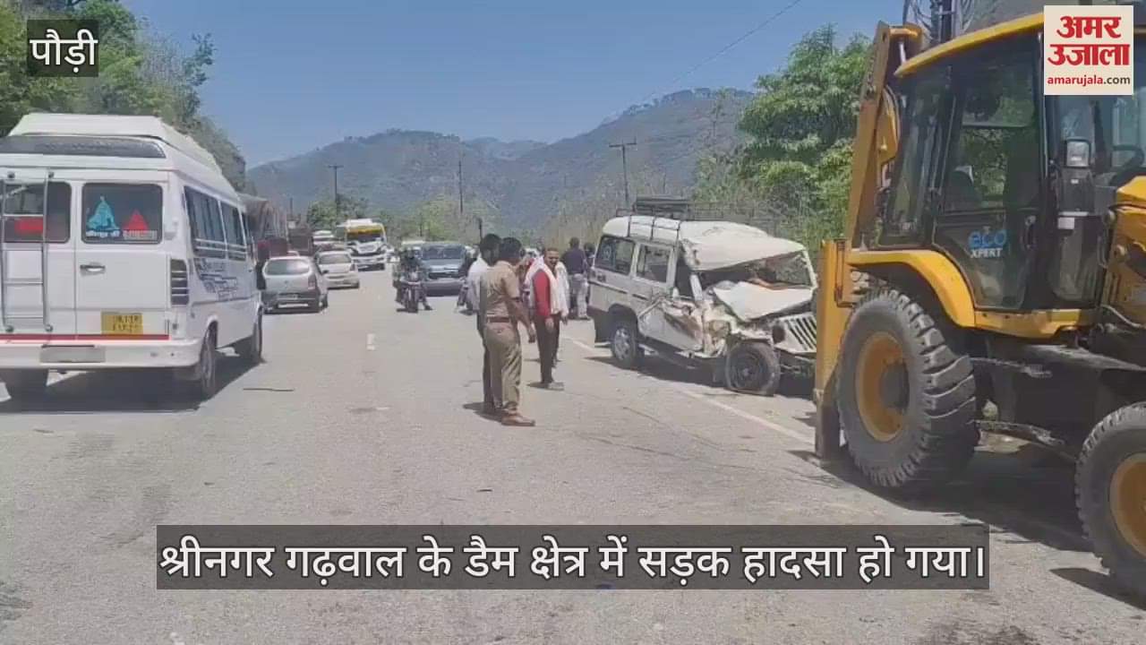 Truck and Max collide near Srinagar Dam area