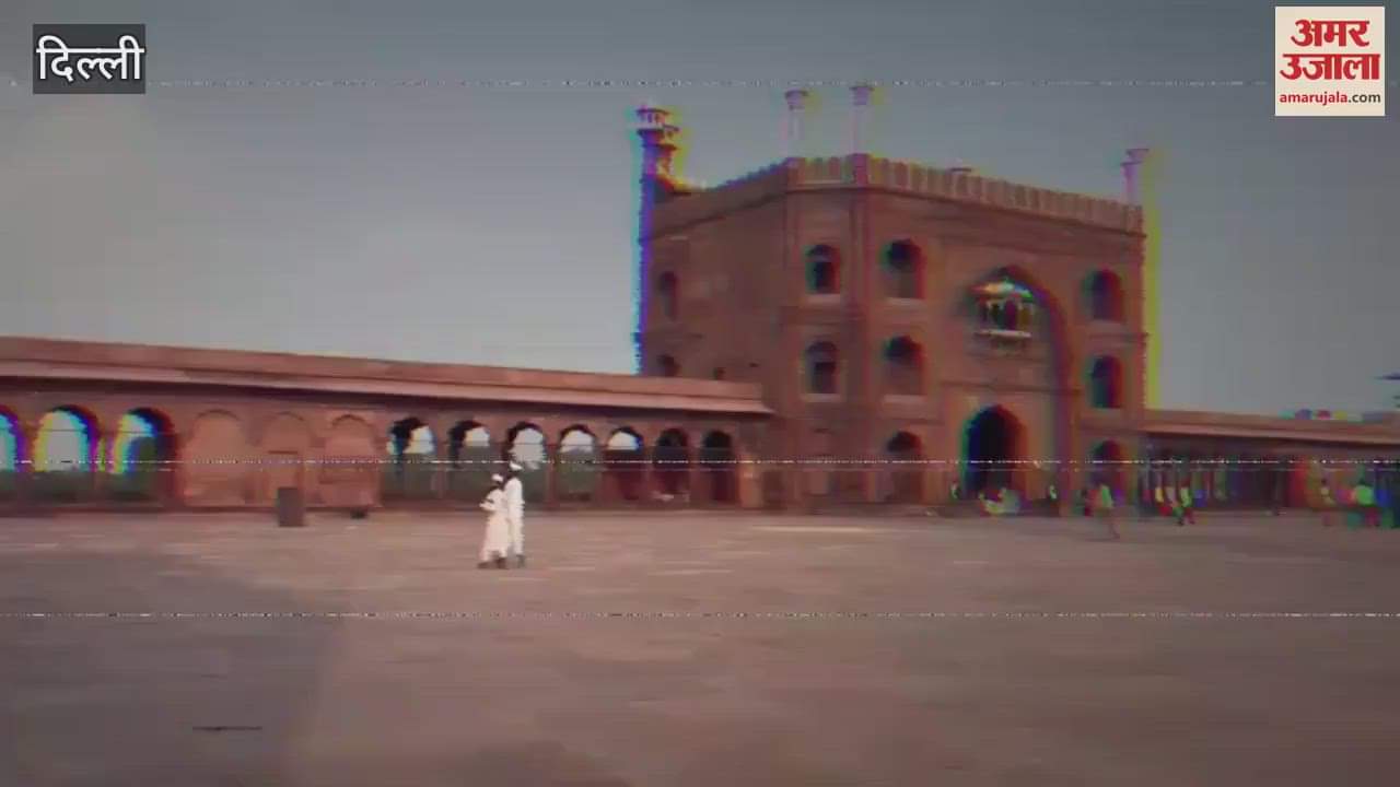 splendor of Eid-ul-Azha in Jama Masjid area smelled of perfume vermicelli and lamps