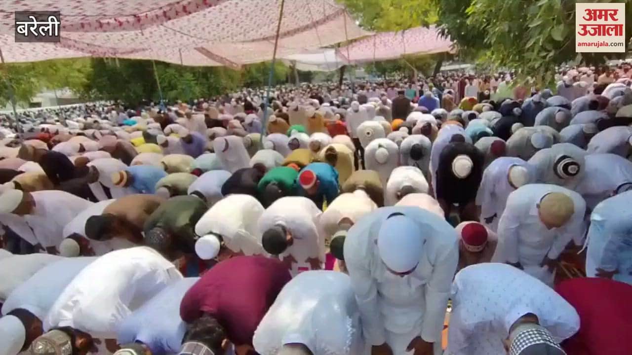People Namaz offered in Idgahs and mosques on Eid ul adha in Bareilly