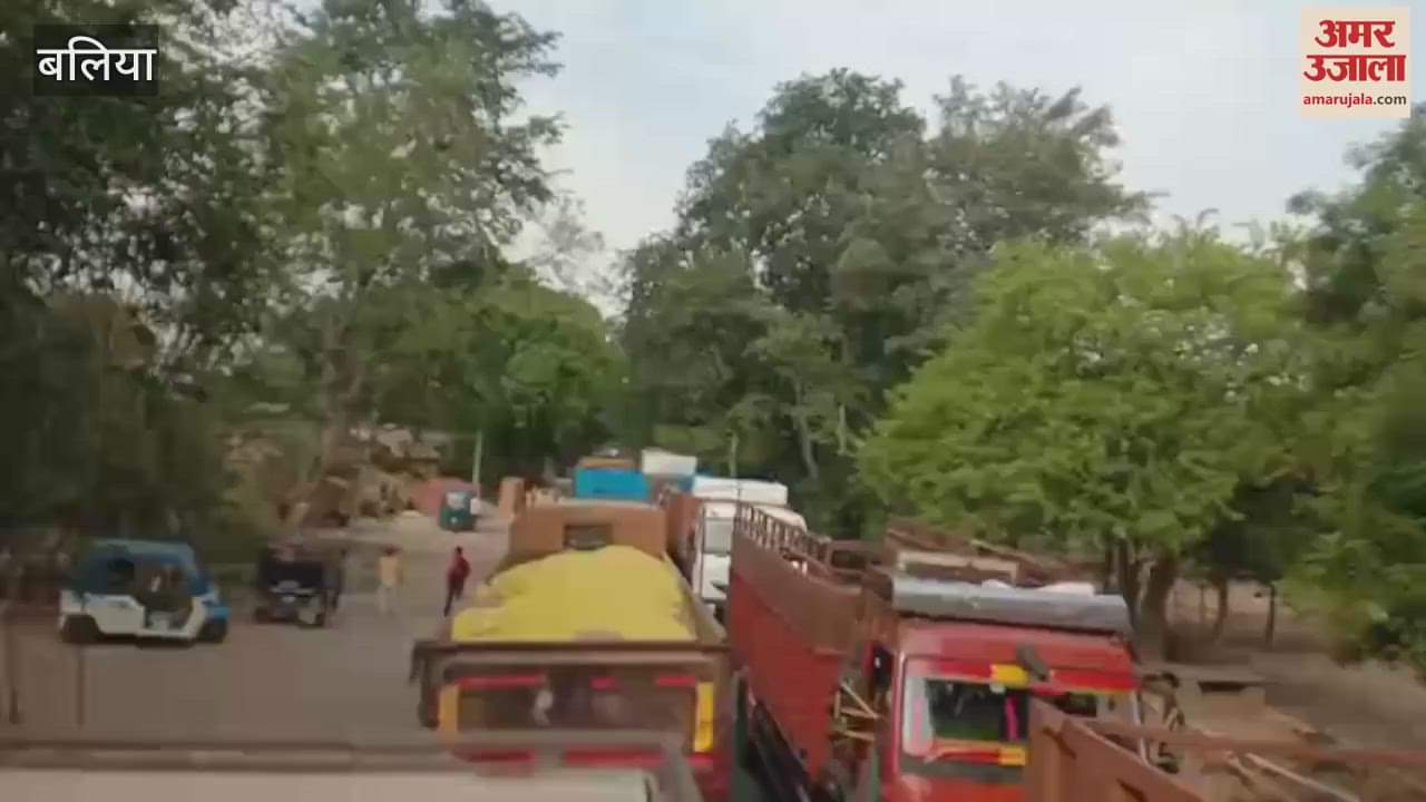 Devotees took bath in Ganga police was sweating see VIDEO