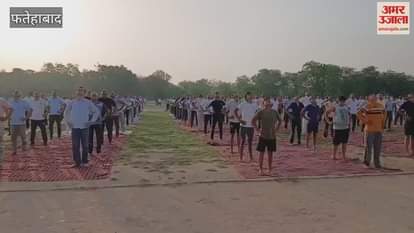 Yoga camp successfully organized in Fatehabad Police Line, officers and employees practiced yoga