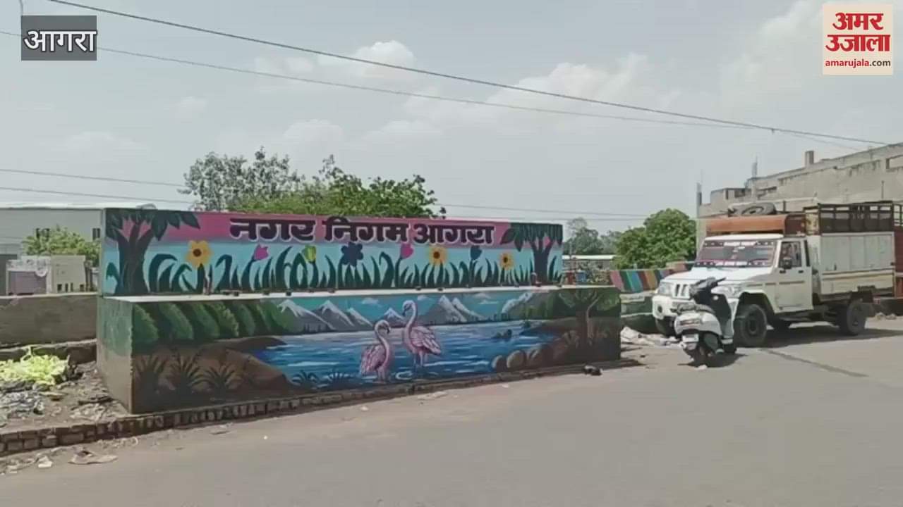 Railway girders become a problem for traders in Agra