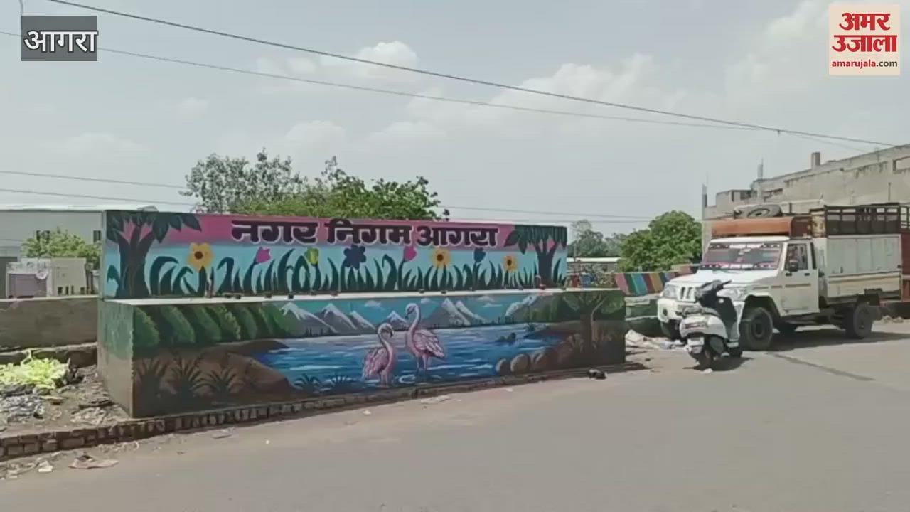 Railway girders become a problem for traders in Agra