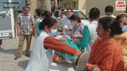 Bilaspur Patients were taken out on stretchers after a crack appeared in the district hospital building