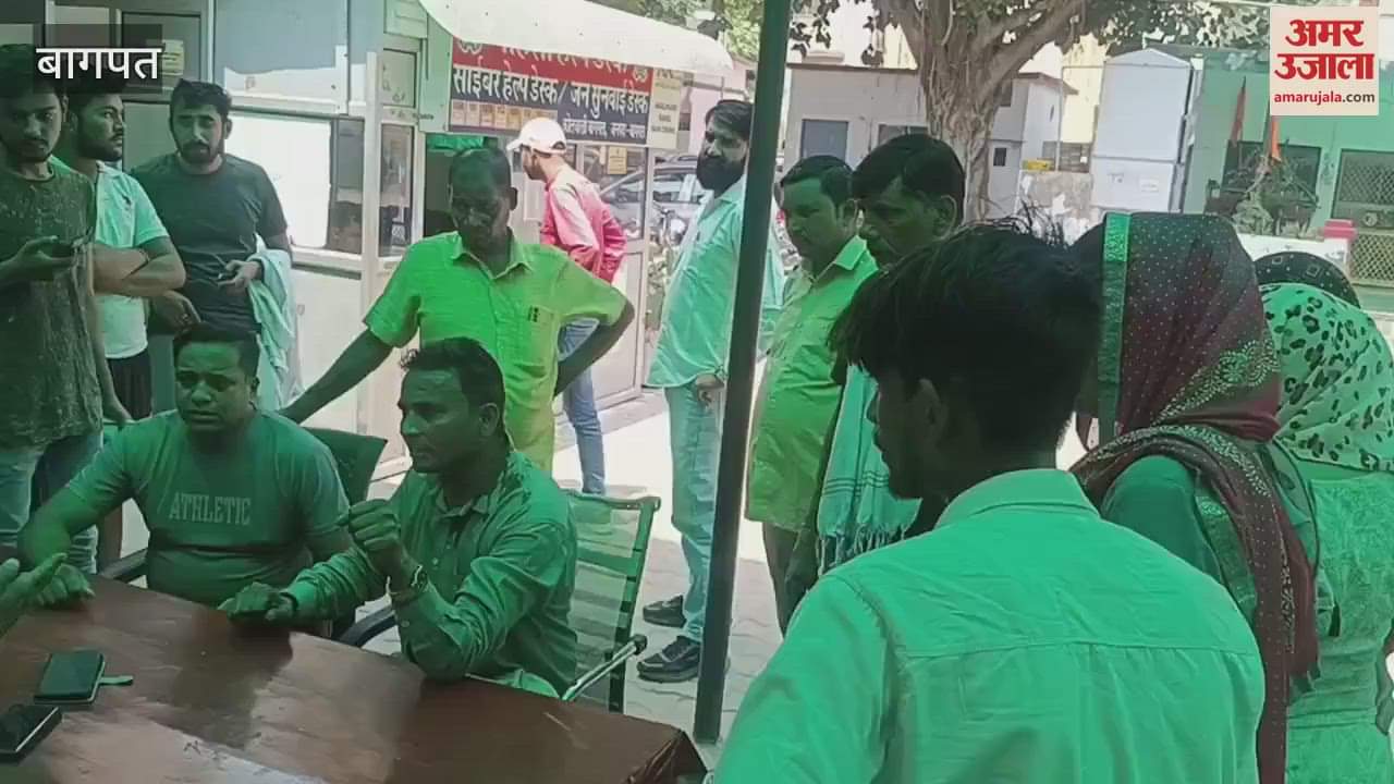 councillor who went to mediate a fight near Kali Mandir in Baghpat was attacked with a knife, a complaint was lodged in the police station